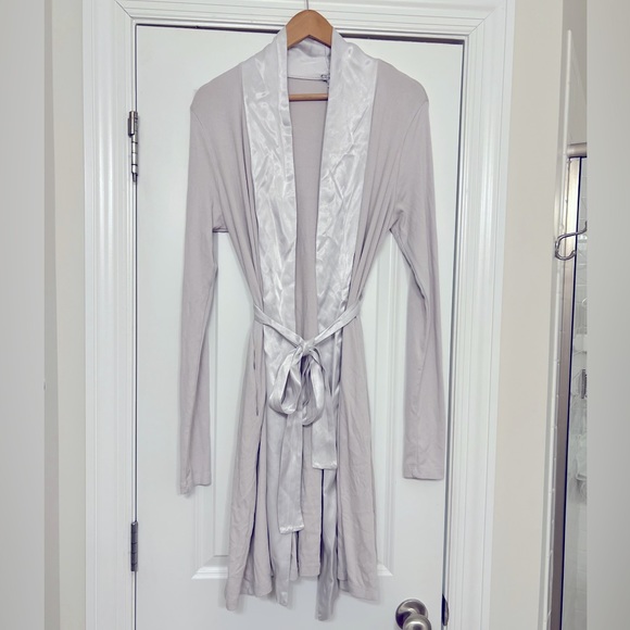 Pj Harlow robe. Gray. Perfect condition- worn once - Picture 1 of 1